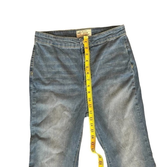 Free People Flare Leg Jeans Size:29R - Picture 10 of 11